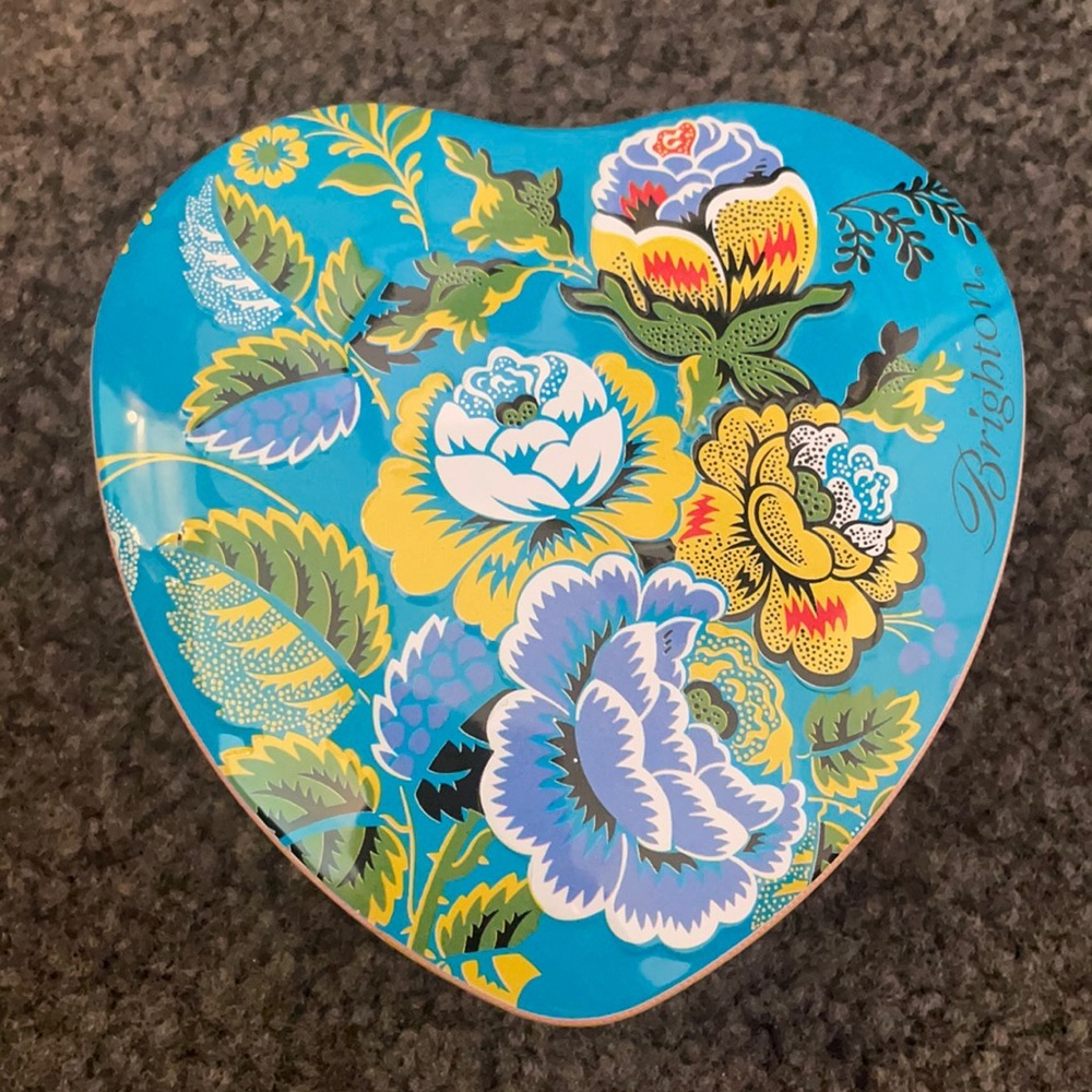 Brighton heart tin